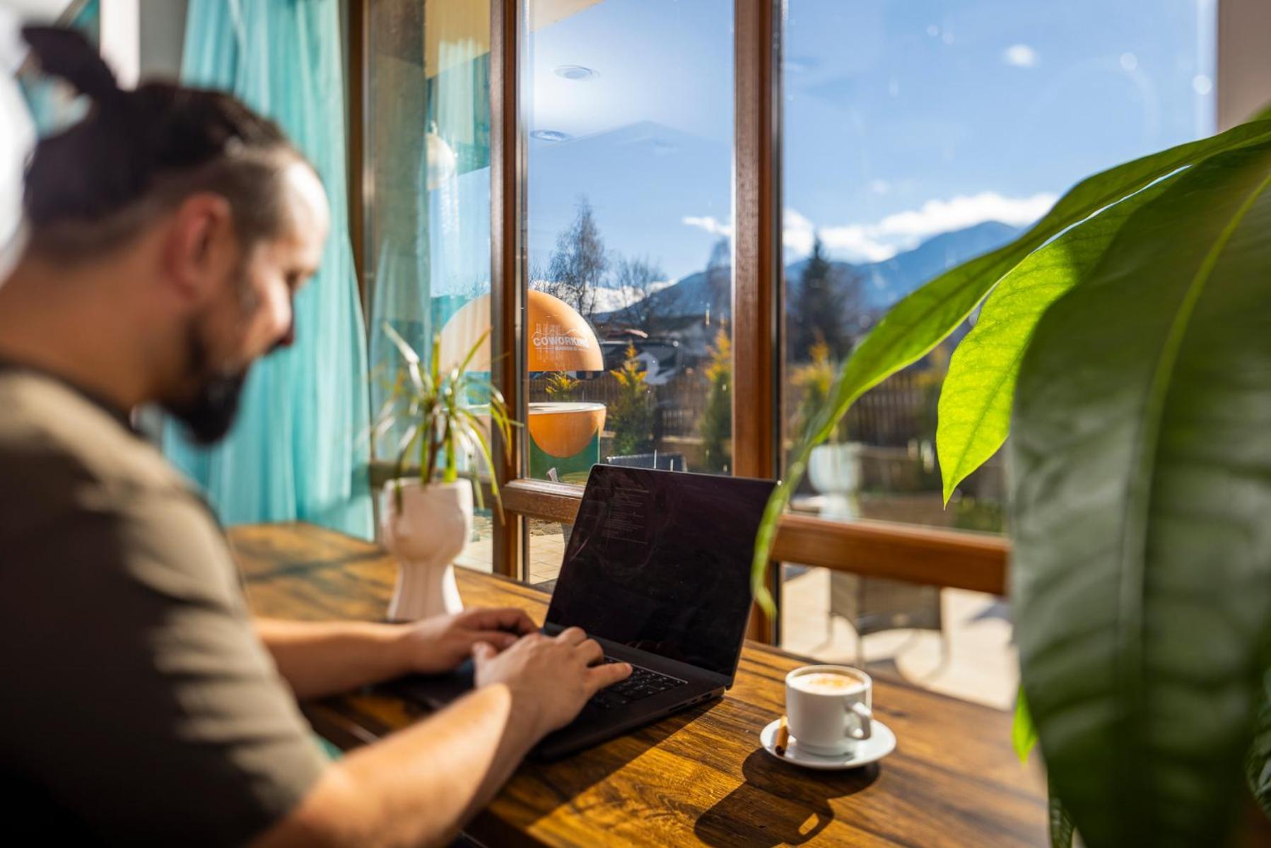 Coliving Bansko, The Social Hotel By Networking Premium Exterior photo